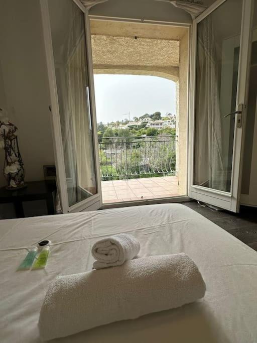 Villa Constance 3 Antibes - Spacieux Logement En Dernier Etage Dış mekan fotoğraf